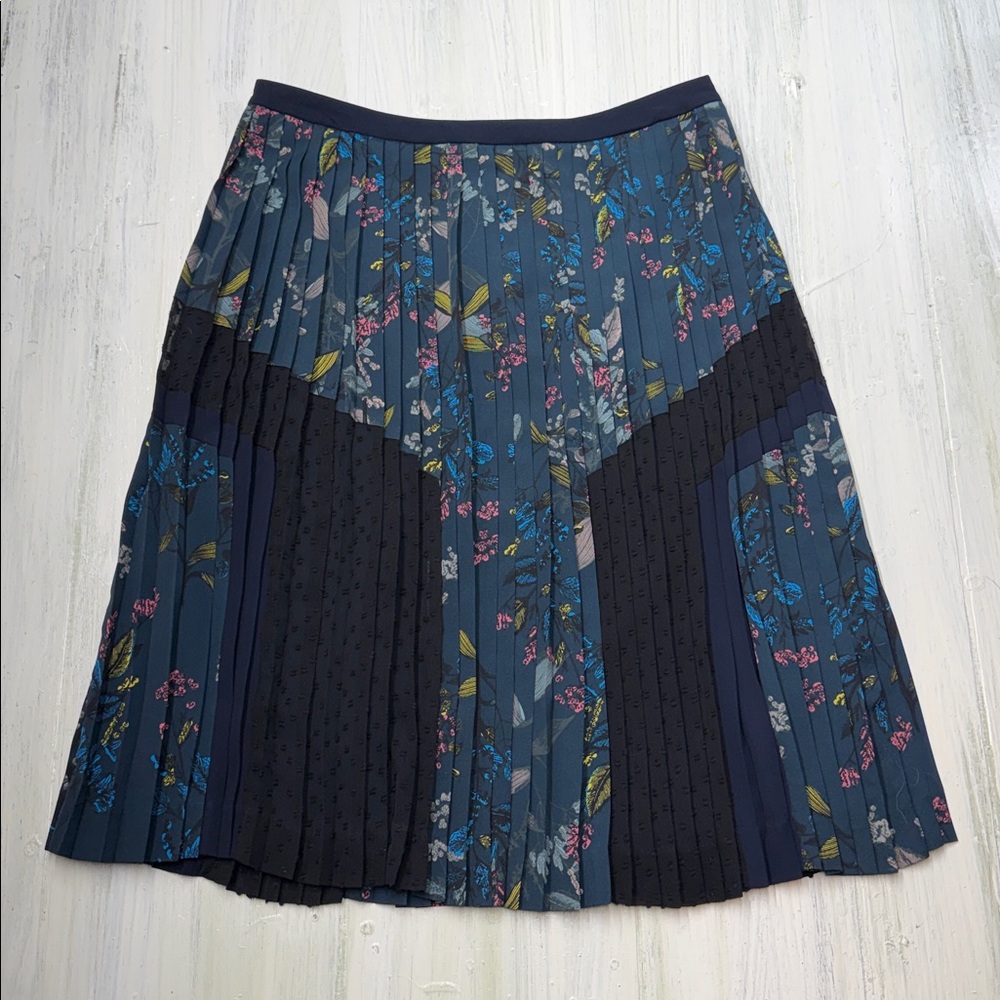 Banana Republic Floral Pleated Skirt Sz 2 Tall - Picture 4 of 11